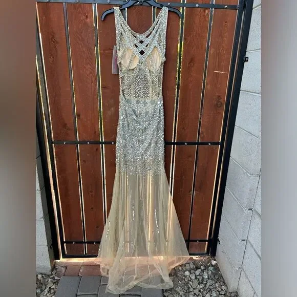 Jovani 90736A Embellished Illusion Dress size 4 NWT - Picture 4 of 14